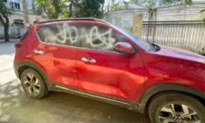 Công an truy tìm người xịt sơn lên 3 ôtô