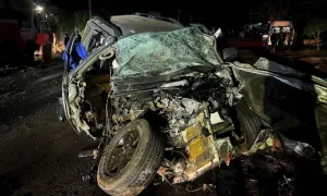 Xe khách va chạm ôtô, hai người chết